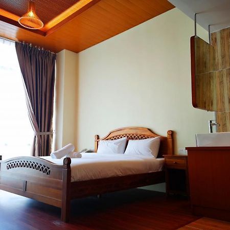 Top Holiday Hotel Сері-Кембанган Екстер'єр фото
