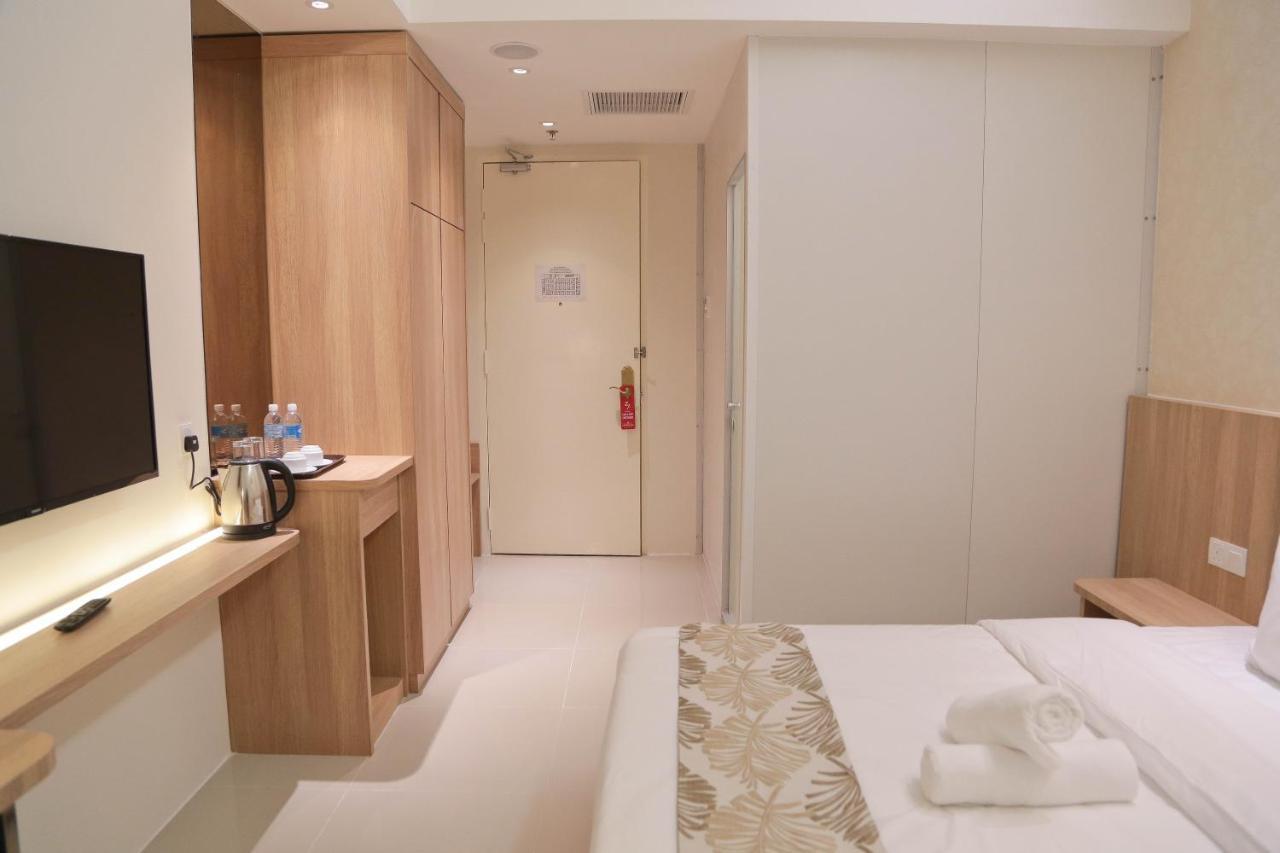 Top Holiday Hotel Сері-Кембанган Екстер'єр фото